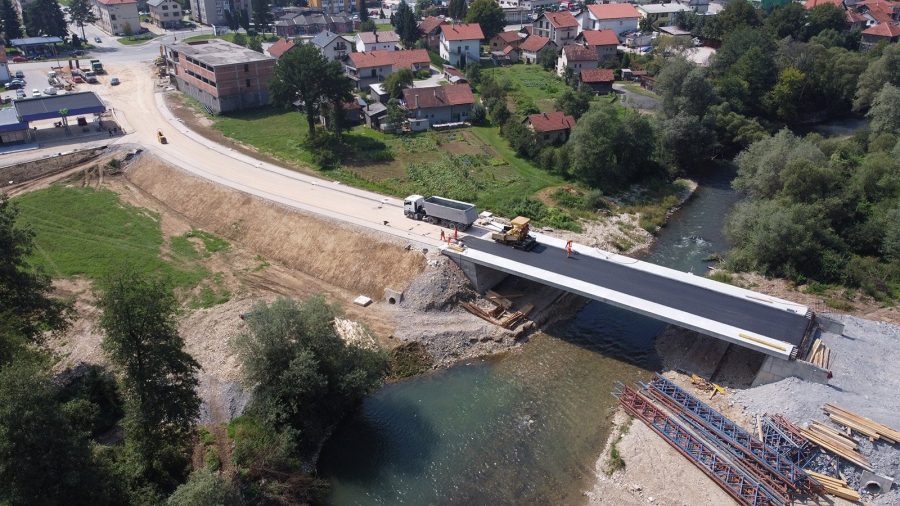 Asfaltiranje mosta u Vitezu