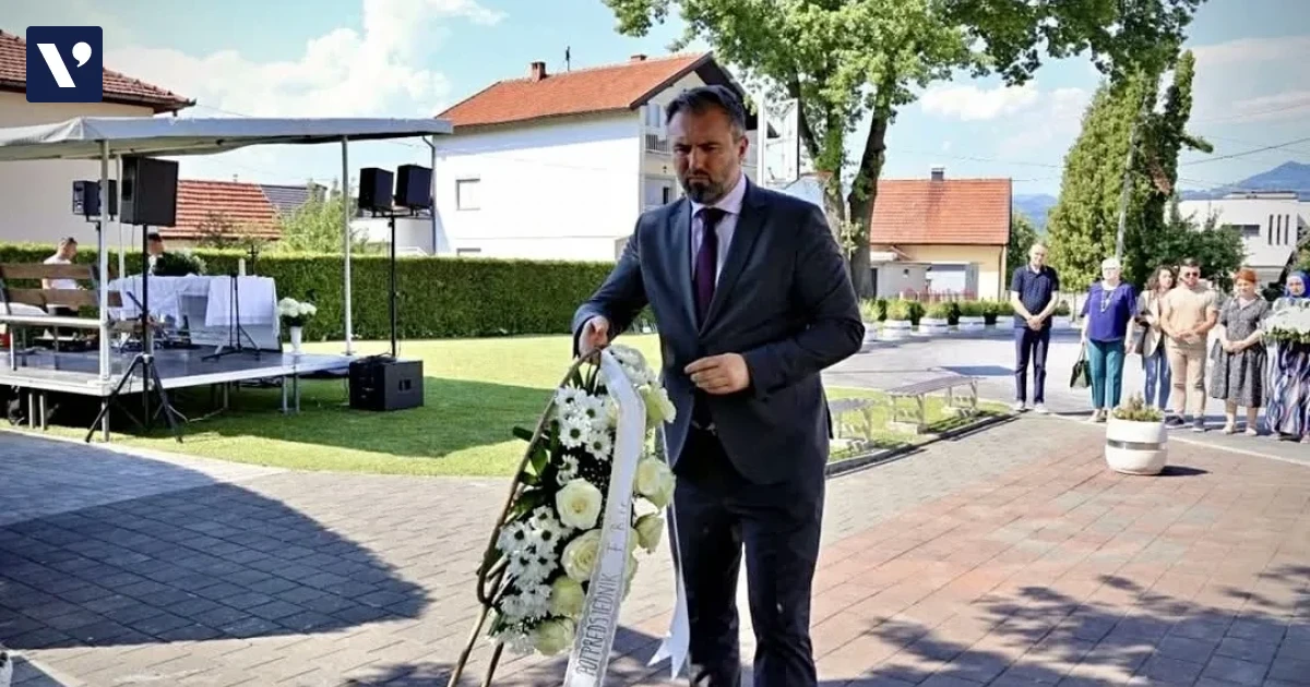 Potpredsjednik Federacije BiH Igor Stojanović odao počast žrtvama zločina u Vitezu - povezana fotografija