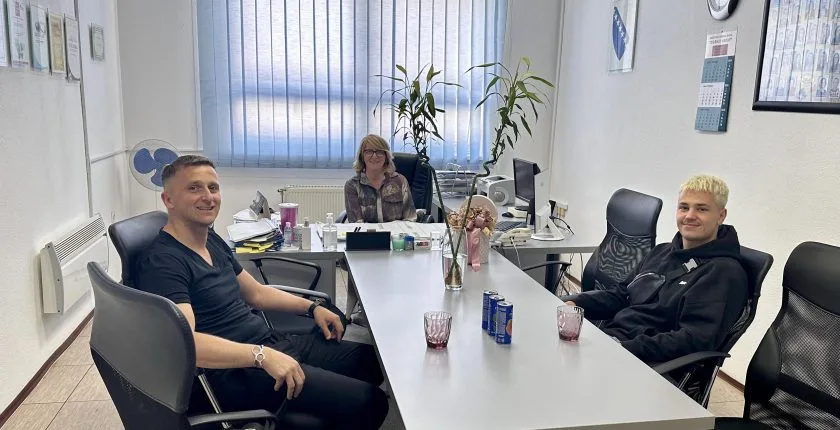 Mješovita srednja škola Gornji Vakuf proslavila uspjeh državnog prvaka u frizerstvu - povezana fotografija